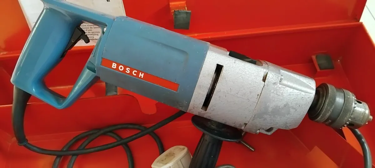 Bosch 1174 Percussion Drill 240v - Image 4