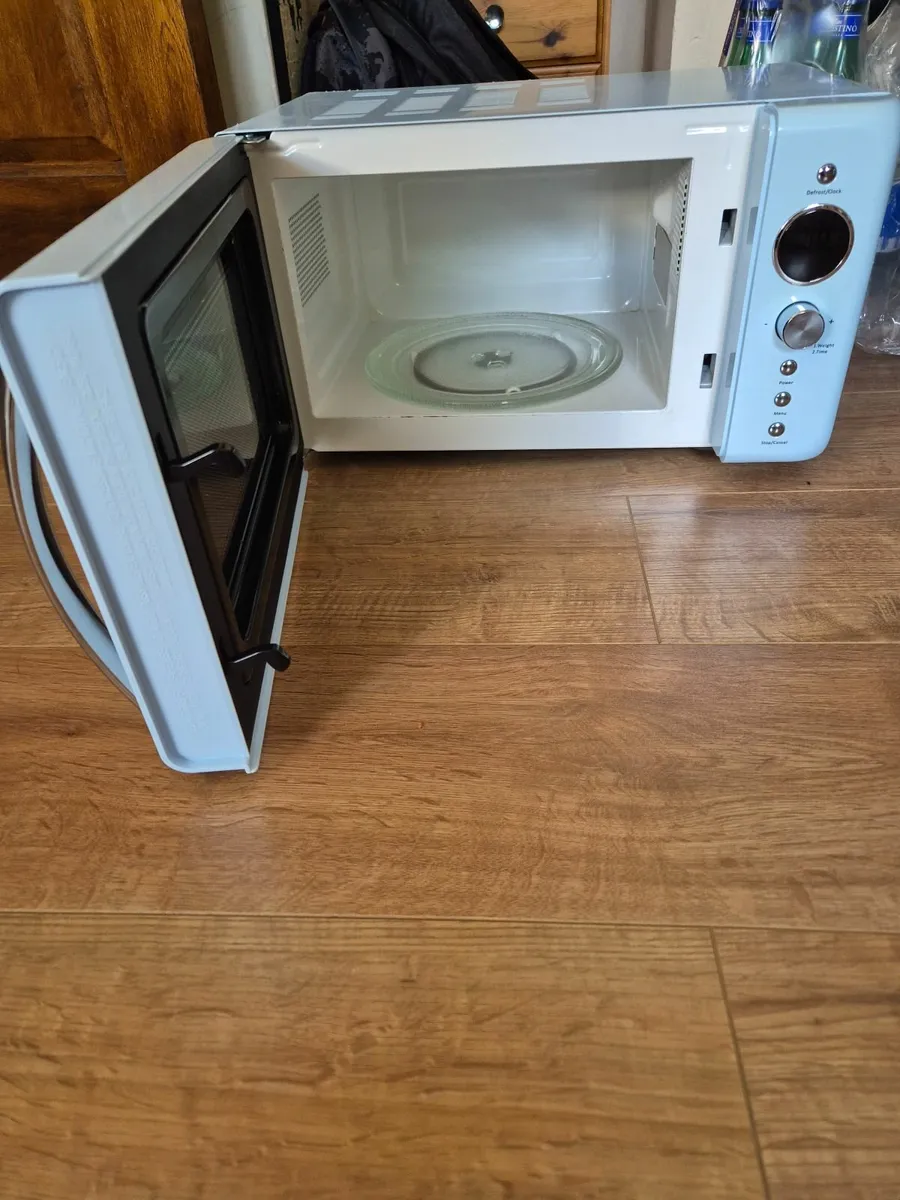Microwave oven - Image 1
