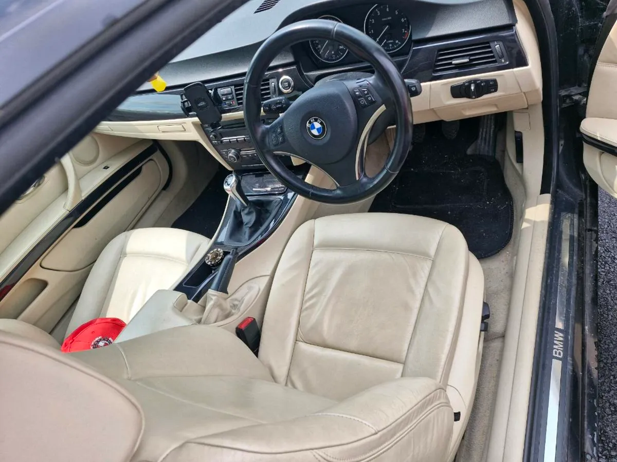 BMW 320i SE Coupe - Image 4