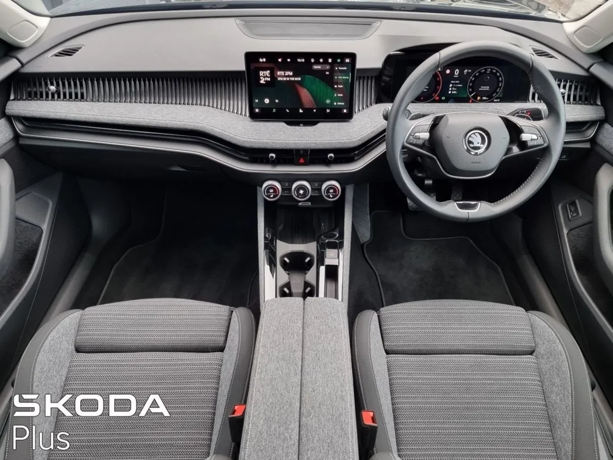 Skoda Superb Combi Selection 2.0 TDI 150 BHP DSG - Image 2