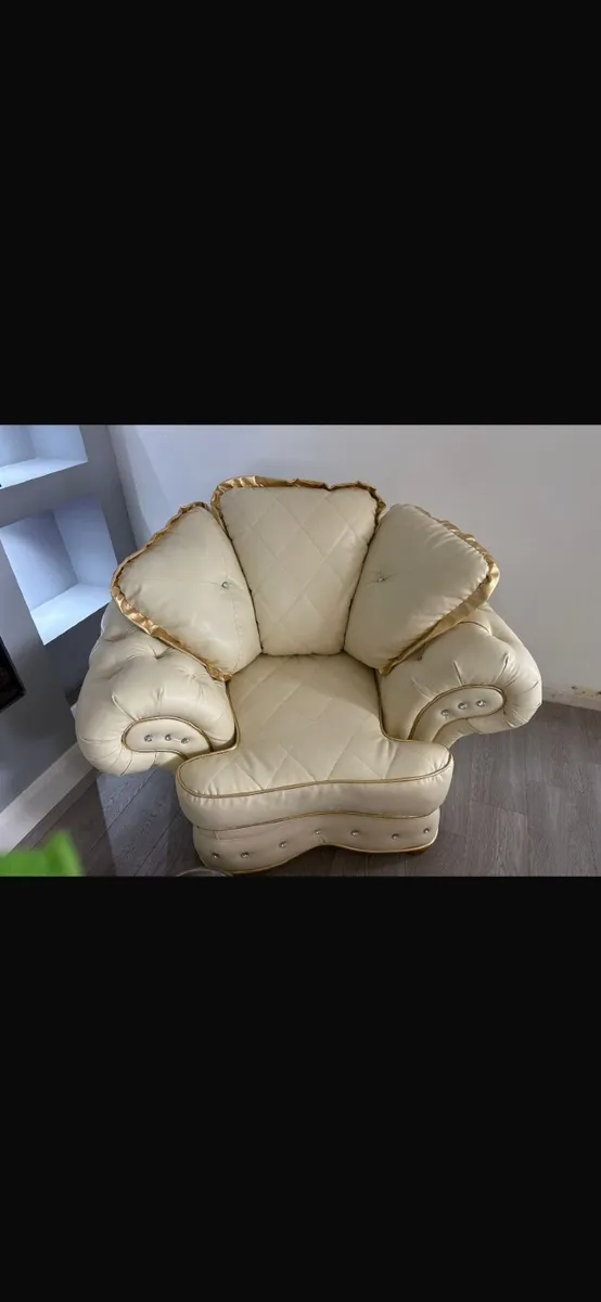 Leather suite - Image 2