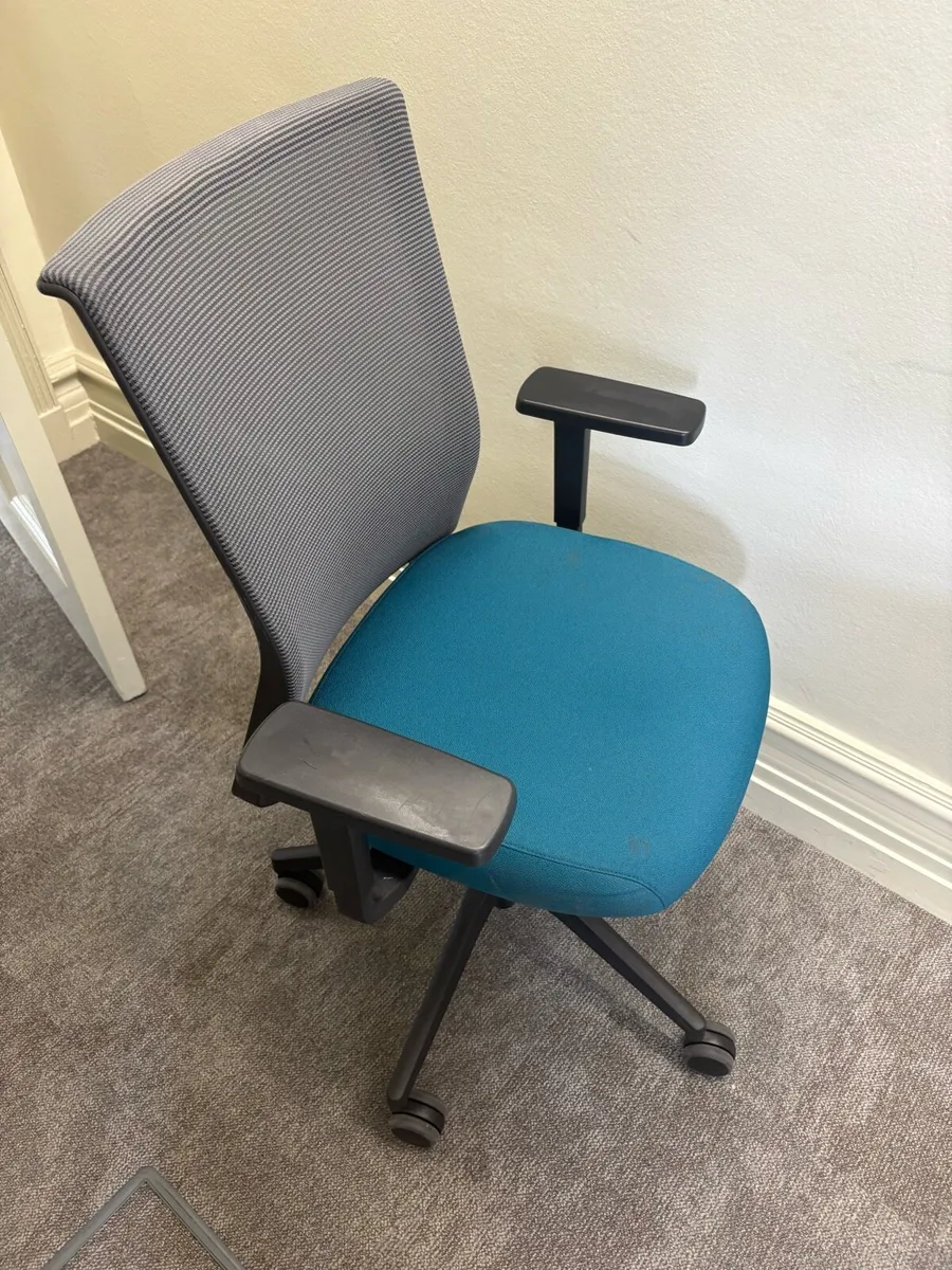 Office chair - Image 3