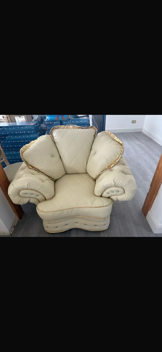 Leather suite - Image 3