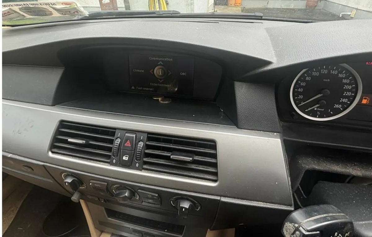 BMW 5-Series 2007 - Image 2