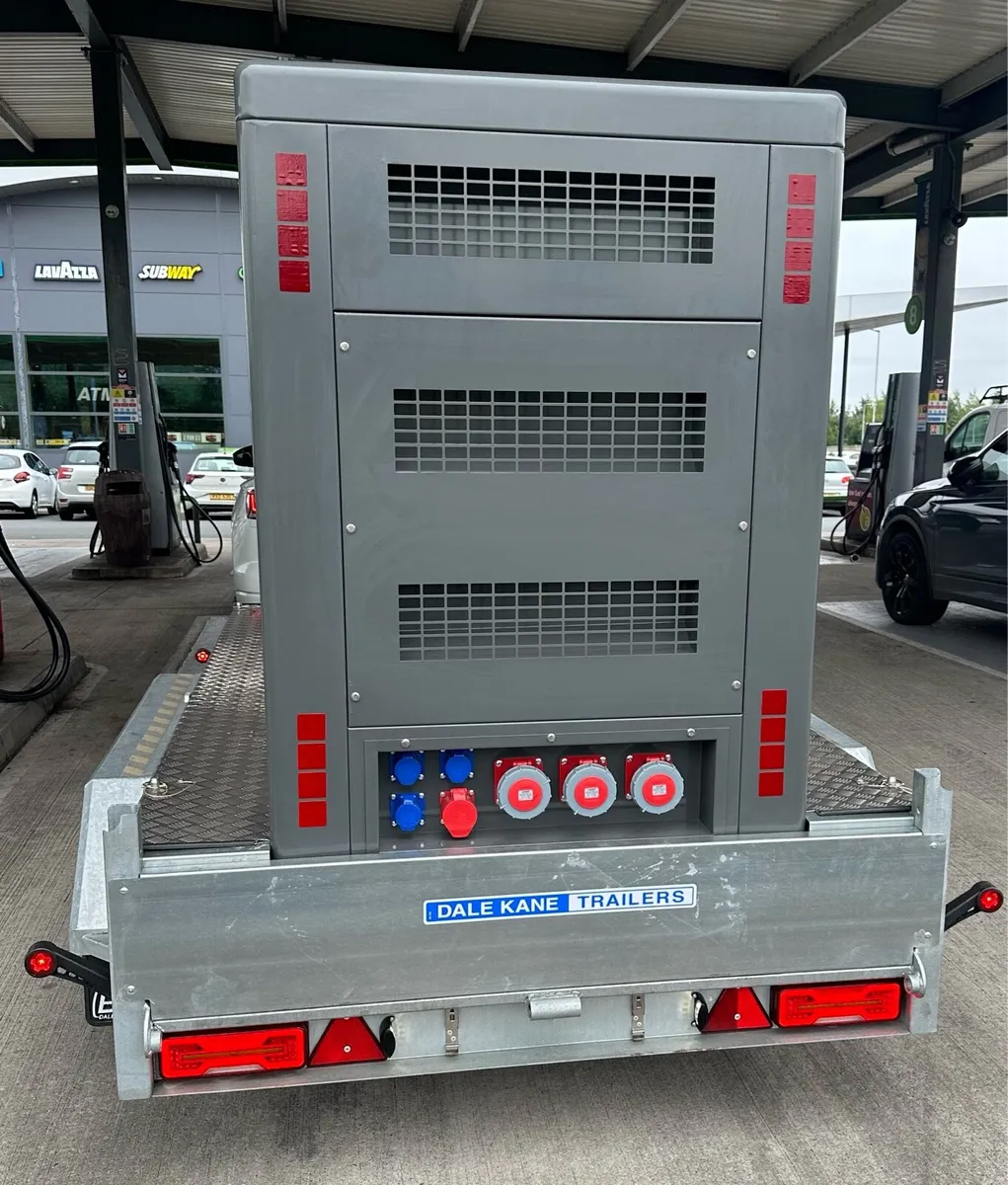200KVA 3 Phase Easy Tow Generator - Image 4