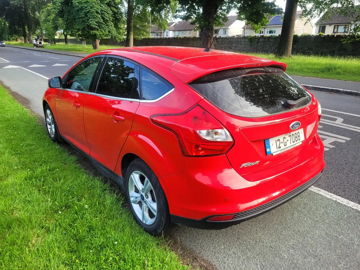 Ford Focus 2012 - Image 2