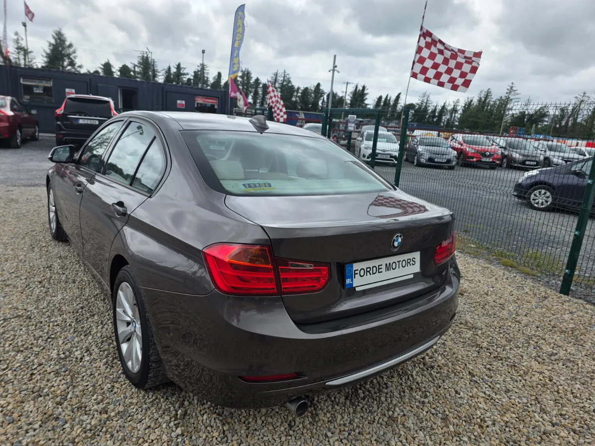 BMW 3-Series 2012 - Image 4