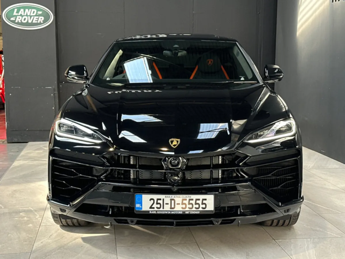 URUS S E-HYBRID AWD 800 BHP - Image 2