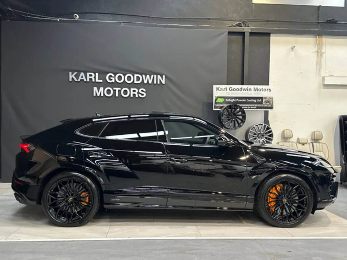 URUS S E-HYBRID AWD 800 BHP - Image 4