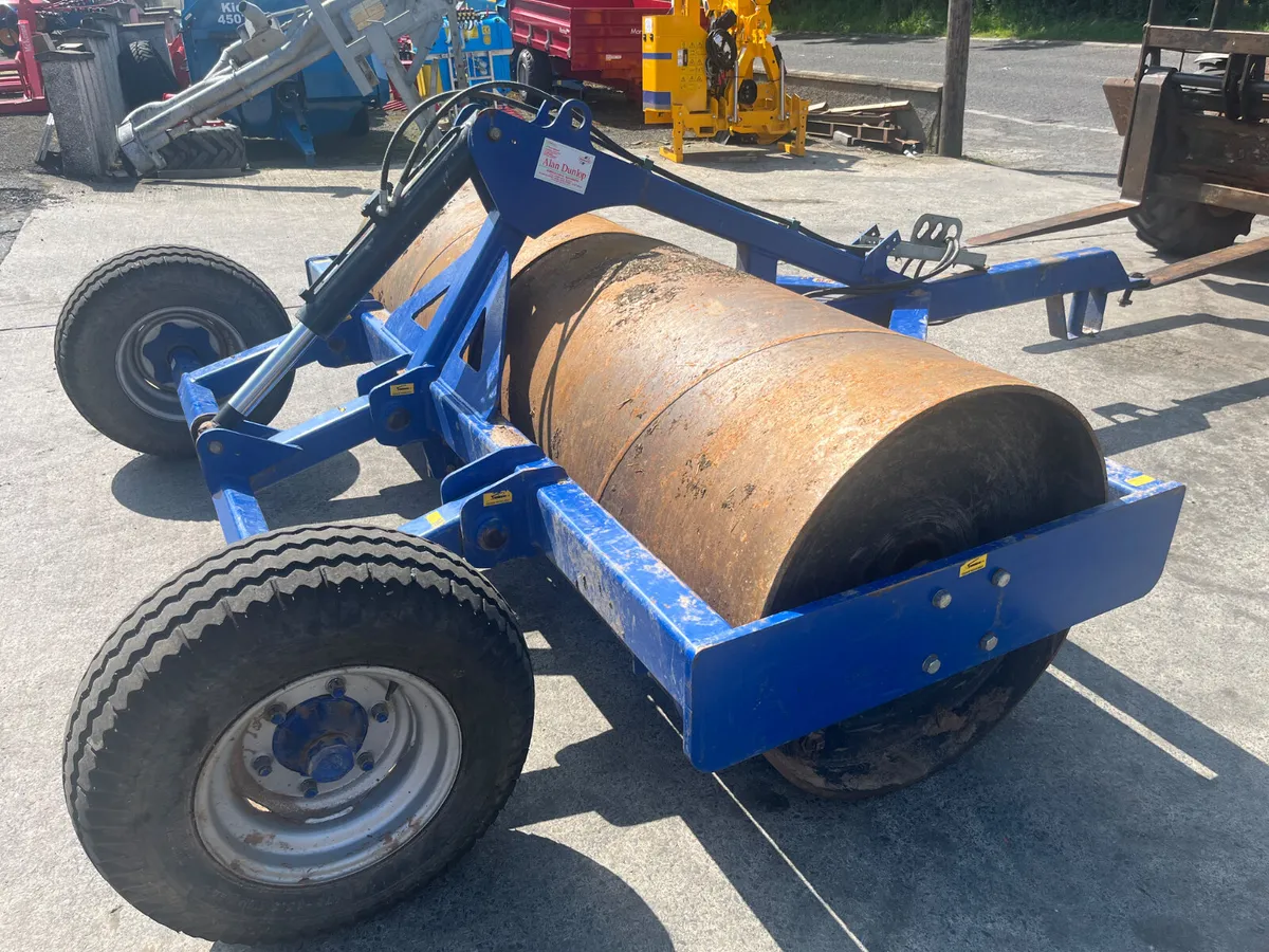 Watson 2022 3m x 36” x 15mm Rear Hydraulic Roller - Image 1
