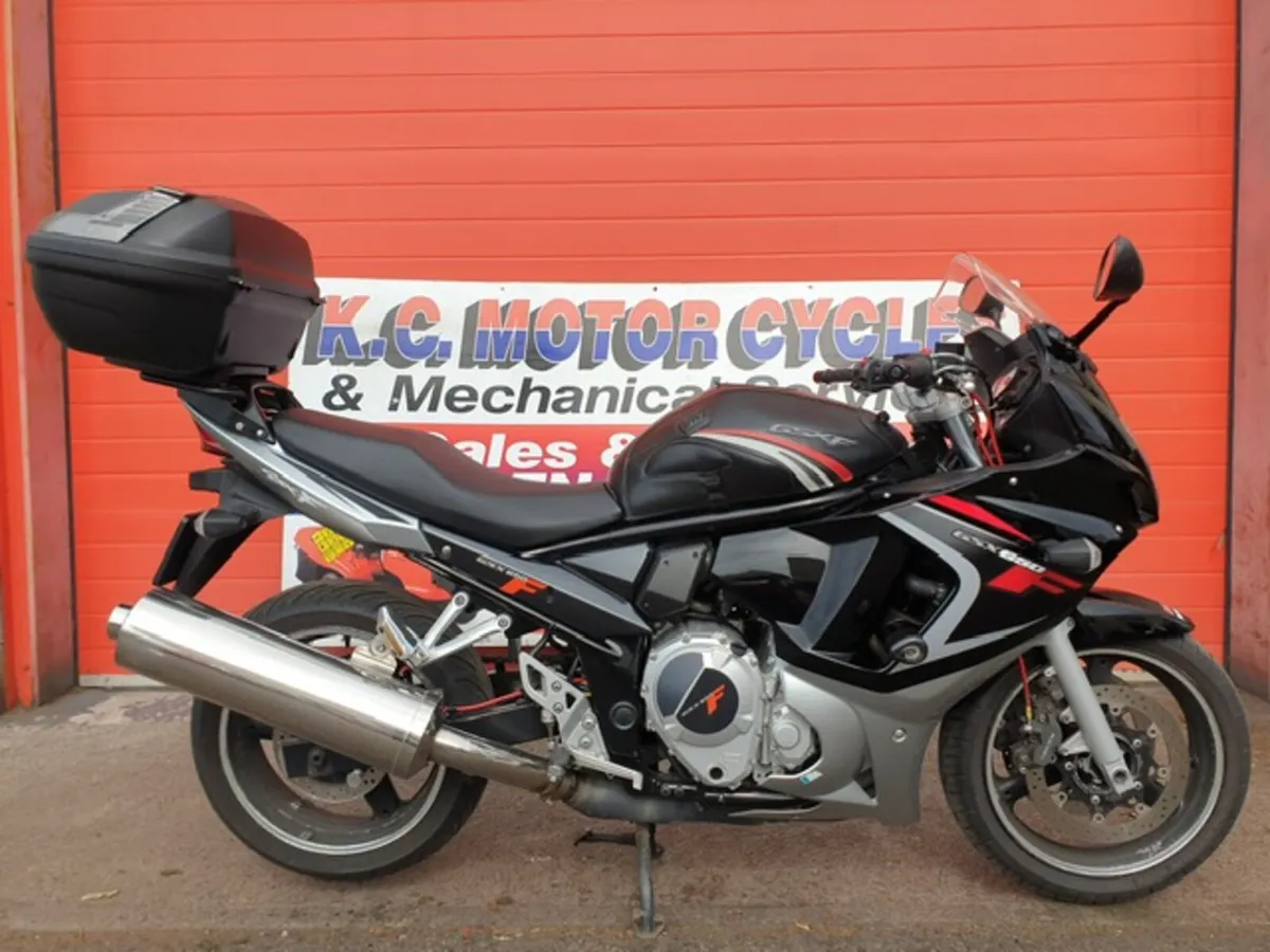 Suzuki GSX 650F - Image 1