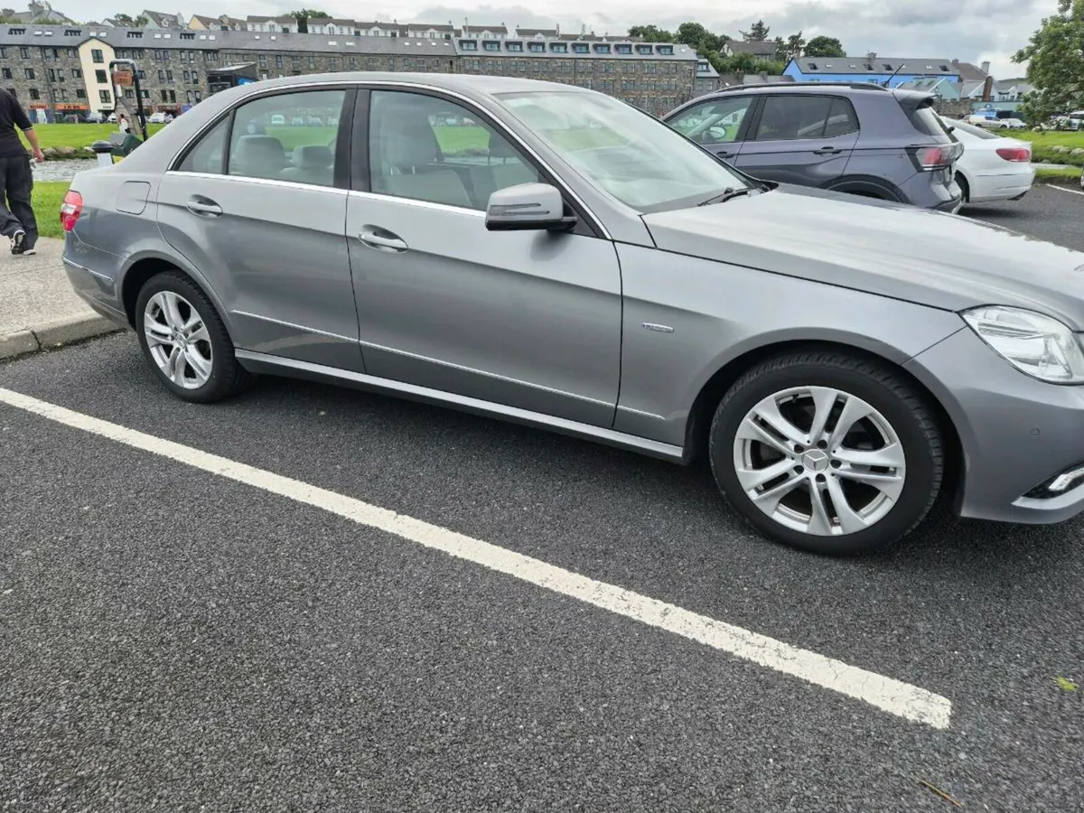 Mercedes E Class Adventguard aut in mint condition - Image 1