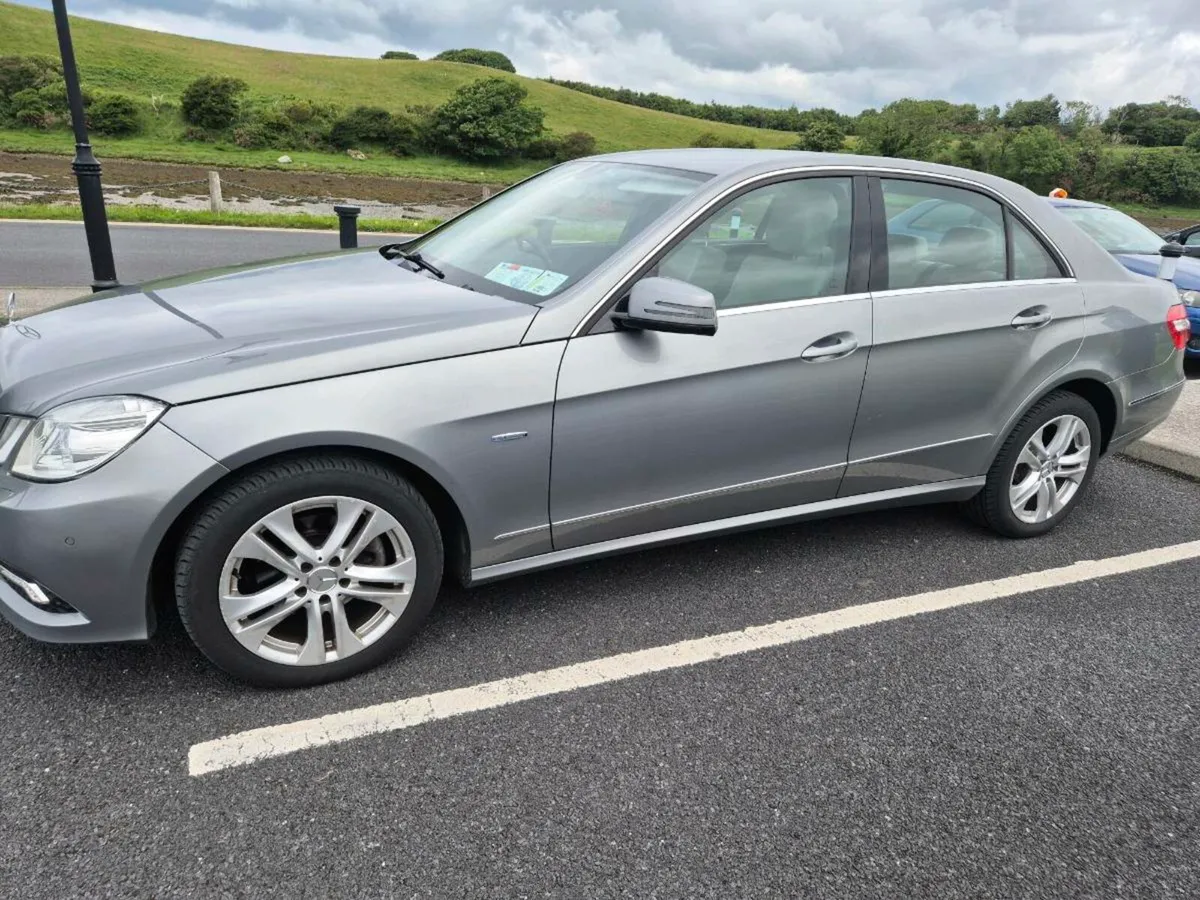 Mercedes E Class Adventguard aut in mint condition - Image 3
