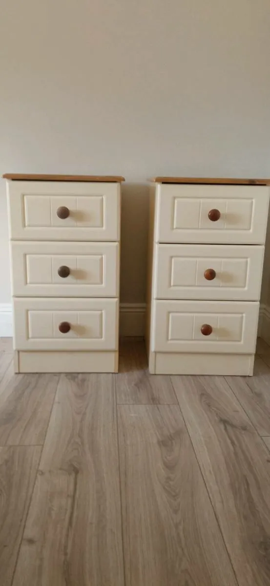 Bedroom lockers - Image 1