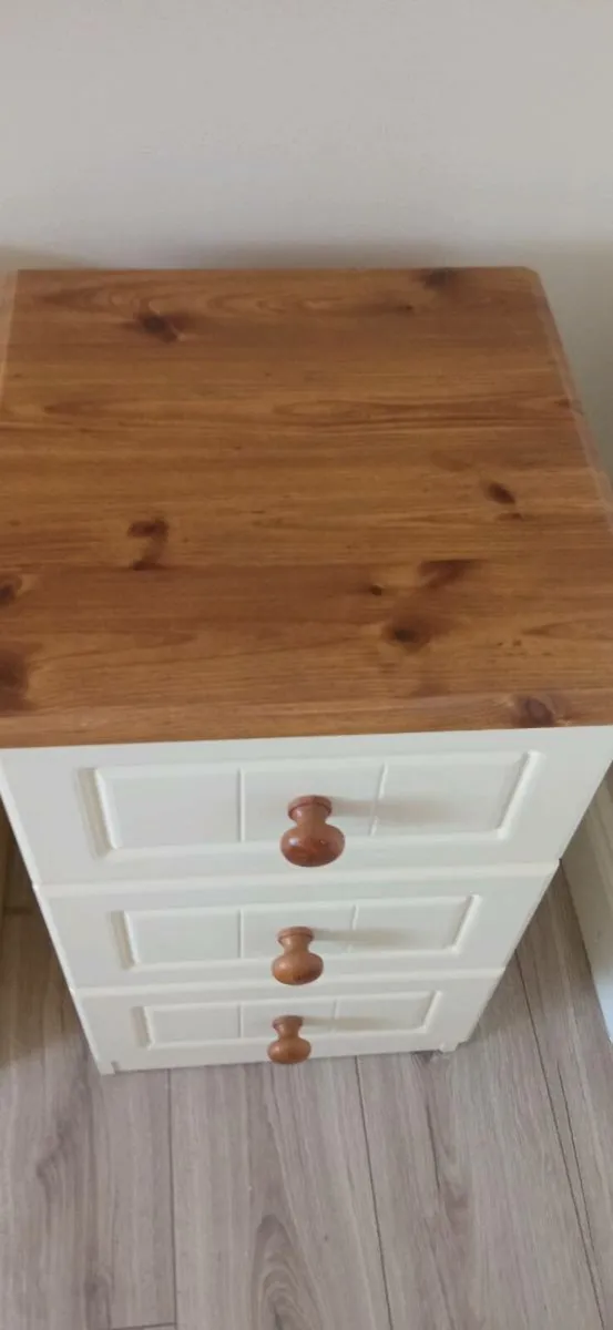 Bedroom lockers - Image 2