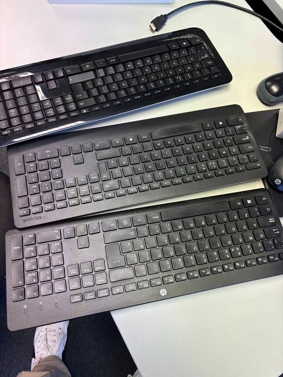 Lot of 20 Wireless Keyboards (Logitech & Microsoft