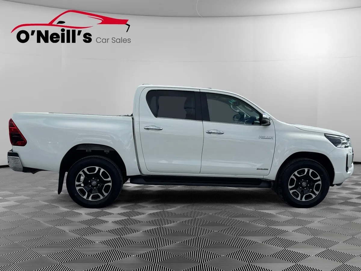 Toyota Hilux 2022 INVINCIBLE D-4D 4WD - Image 2