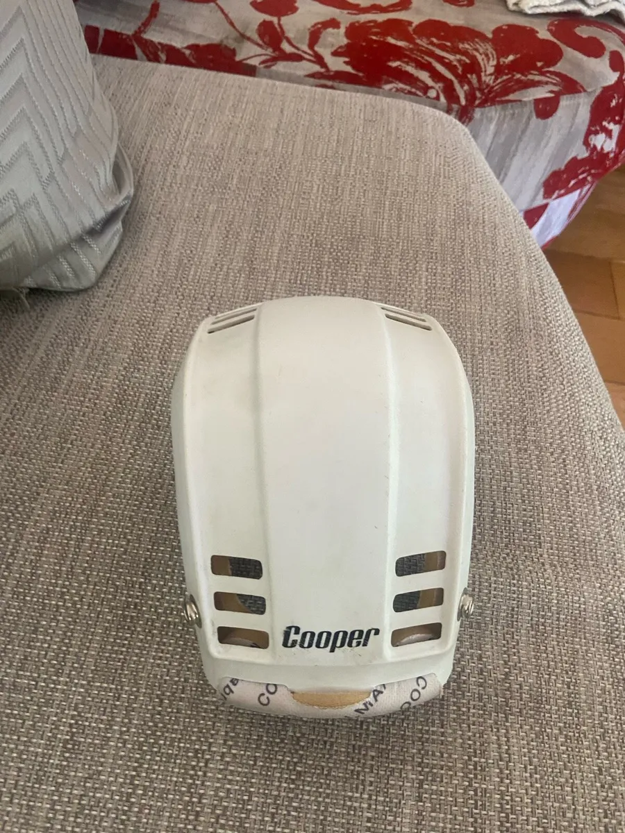 Cooper helmate white top piece - Image 4