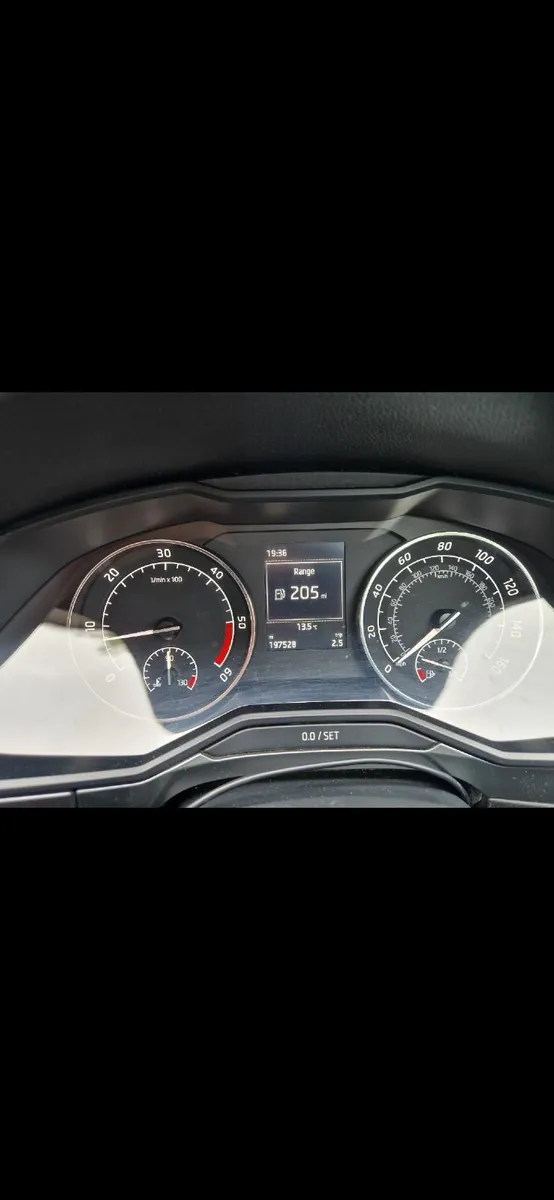 Skoda Superb 2016 - Image 4