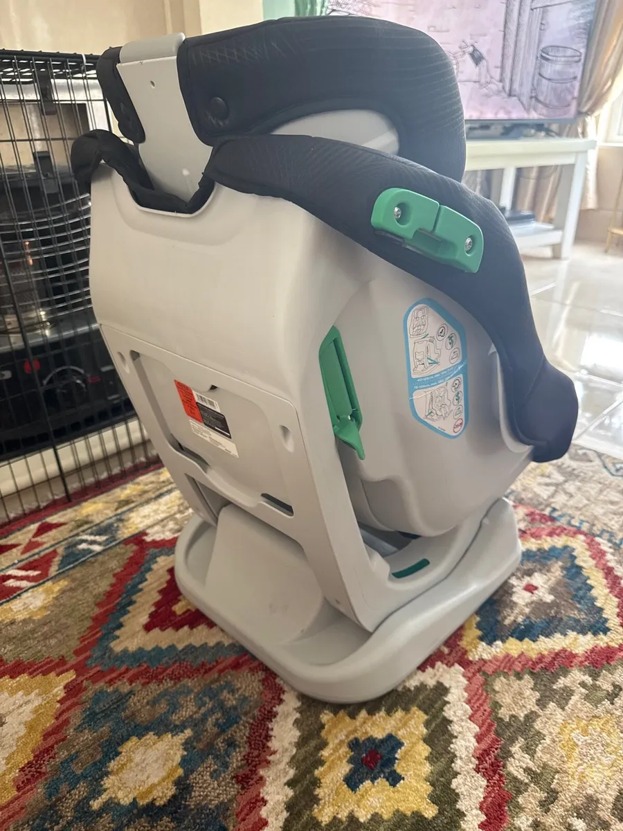 Graco R129 Car Seat - Image 4