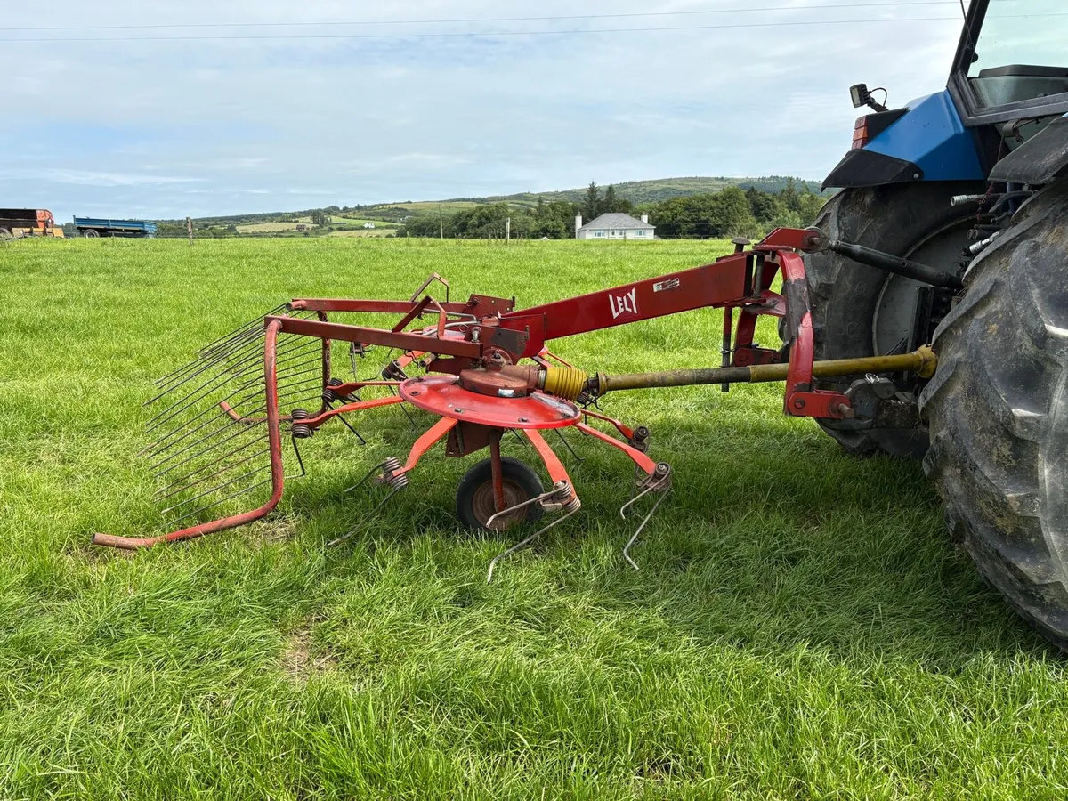 Lely lotus 300 combi tedder - Image 1
