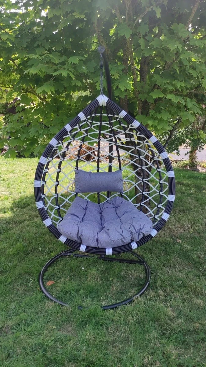 Hanging Swings Eggs – Metal Frame – Free Delivery - Image 4
