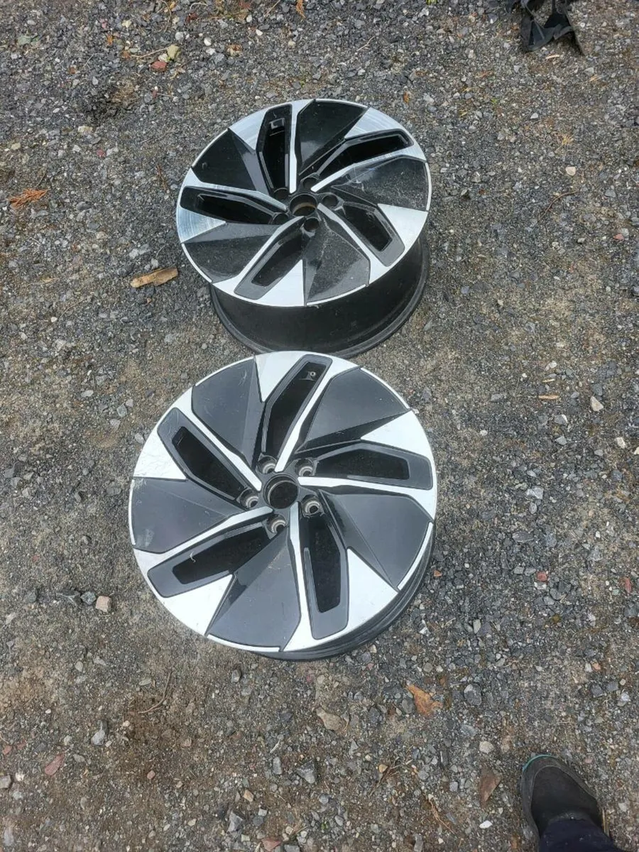 Car parts - Image 1