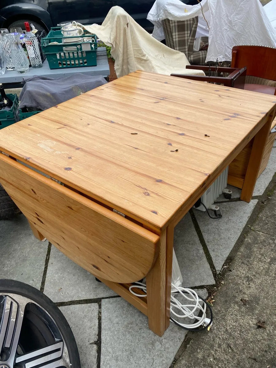 8 Seater Dining Table & Chairs - Image 1