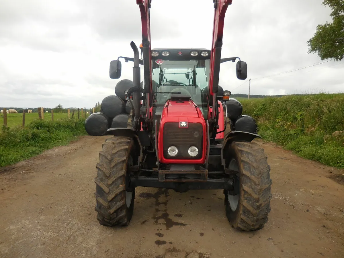2005 MASSEY FERGUSON 5460 AND LOADER - Image 4