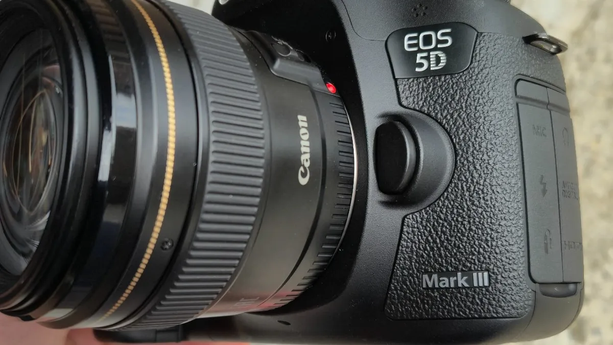 Mint 5D3 + 85 f/1.8 Only 8K Clicks! - Image 1