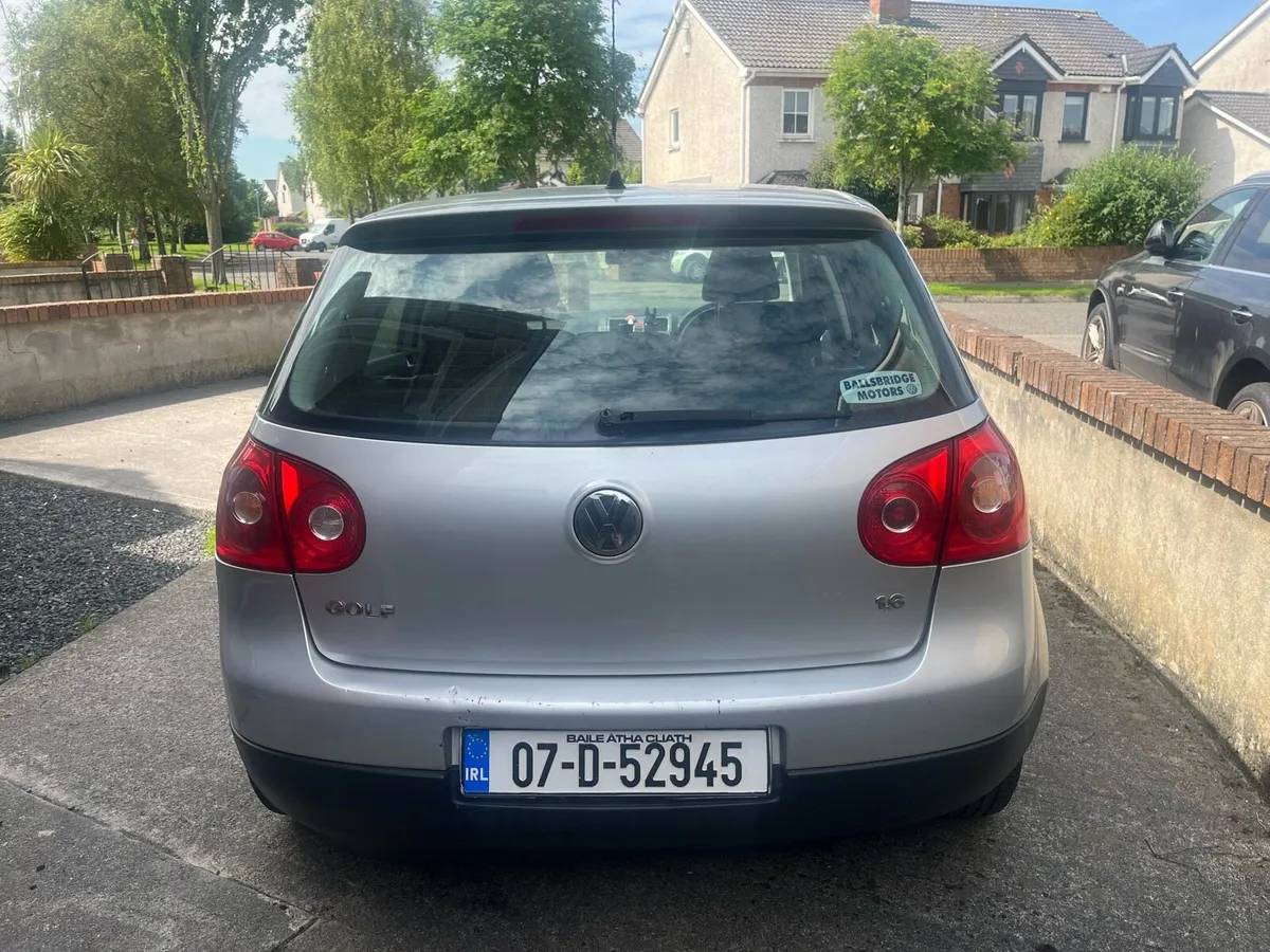 2007 Volkswagen Golf - Image 2