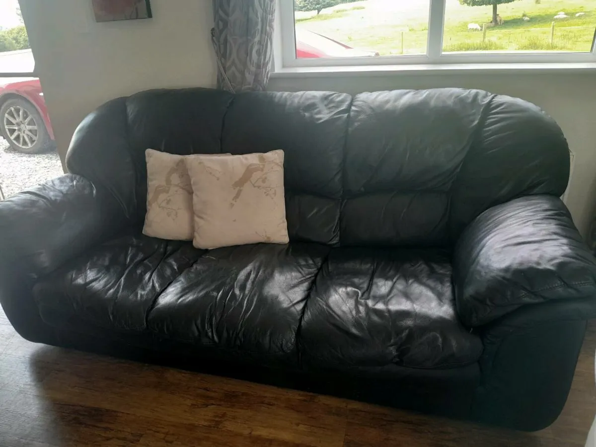 Sitting room suite - Image 1