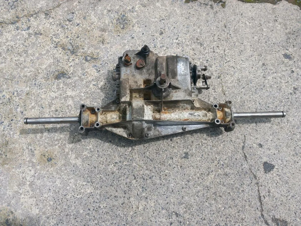Spicer Dana manual gearbox for sale - Image 1