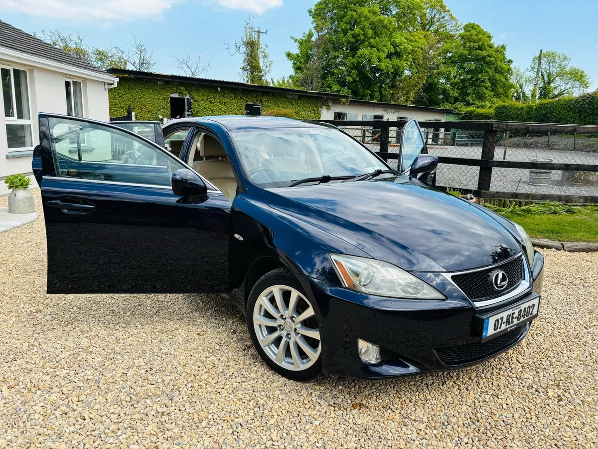 Lexus is 220 - Image 3