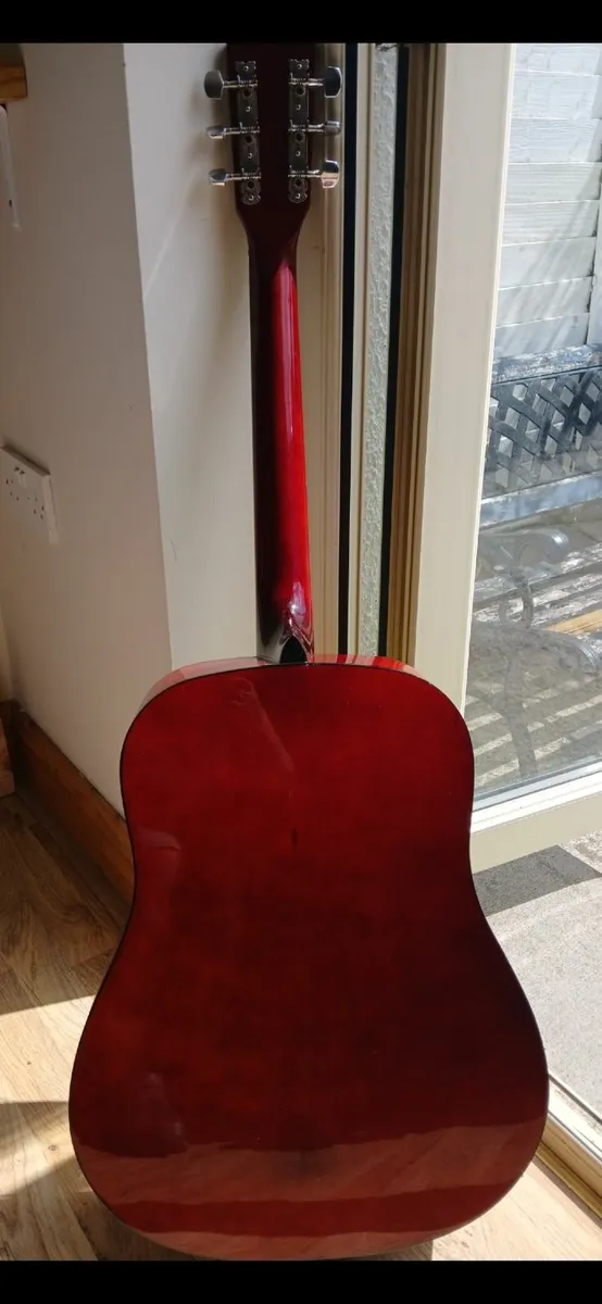 Guitar & case & capo - Image 2
