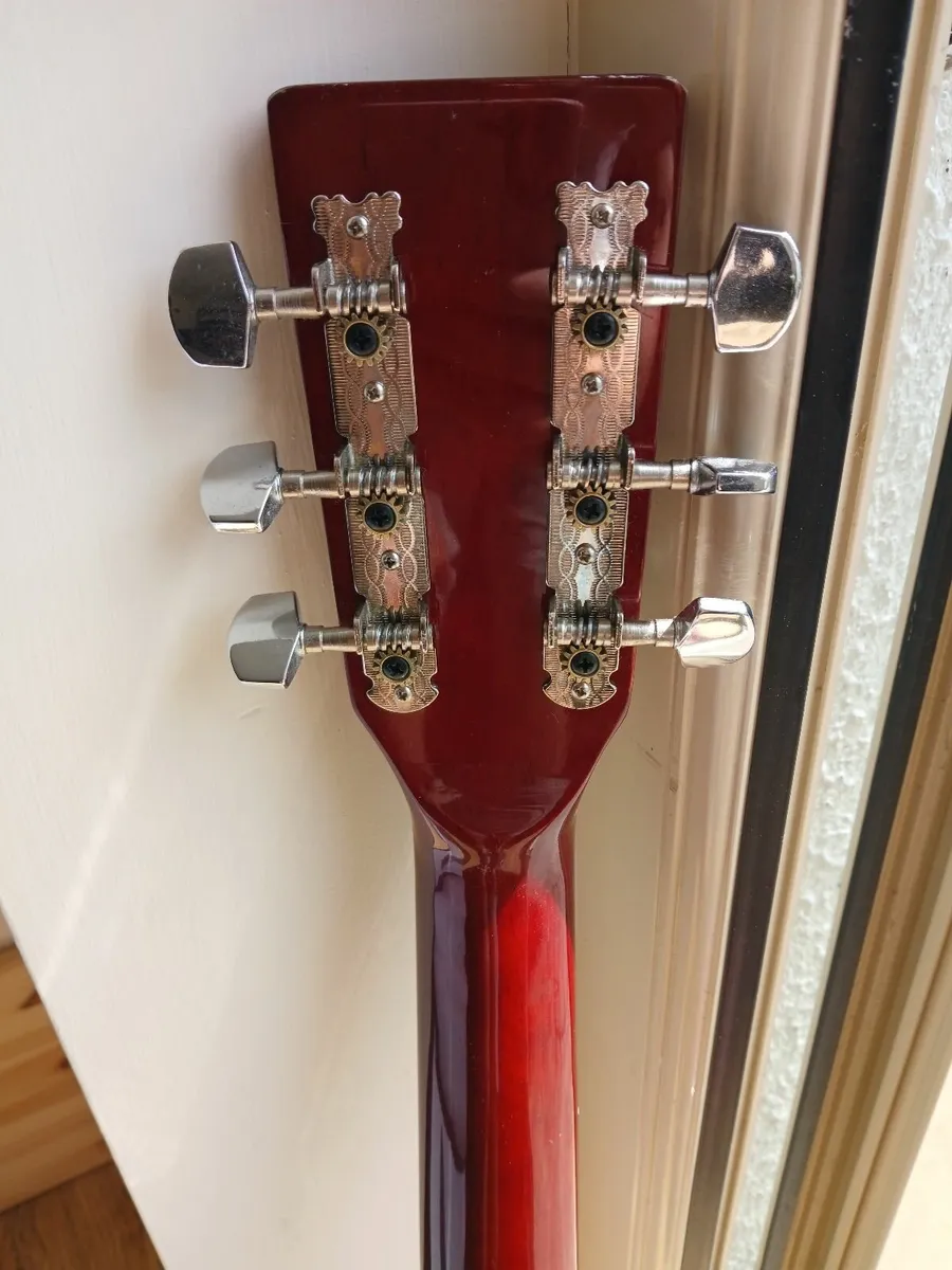 Guitar & case & capo - Image 3