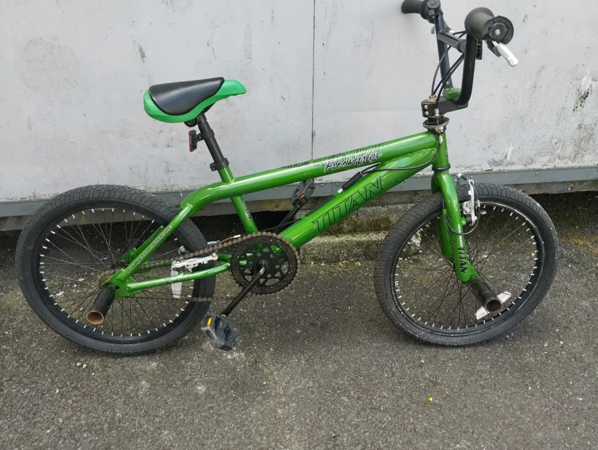 Boys 20inch BMX - Image 1