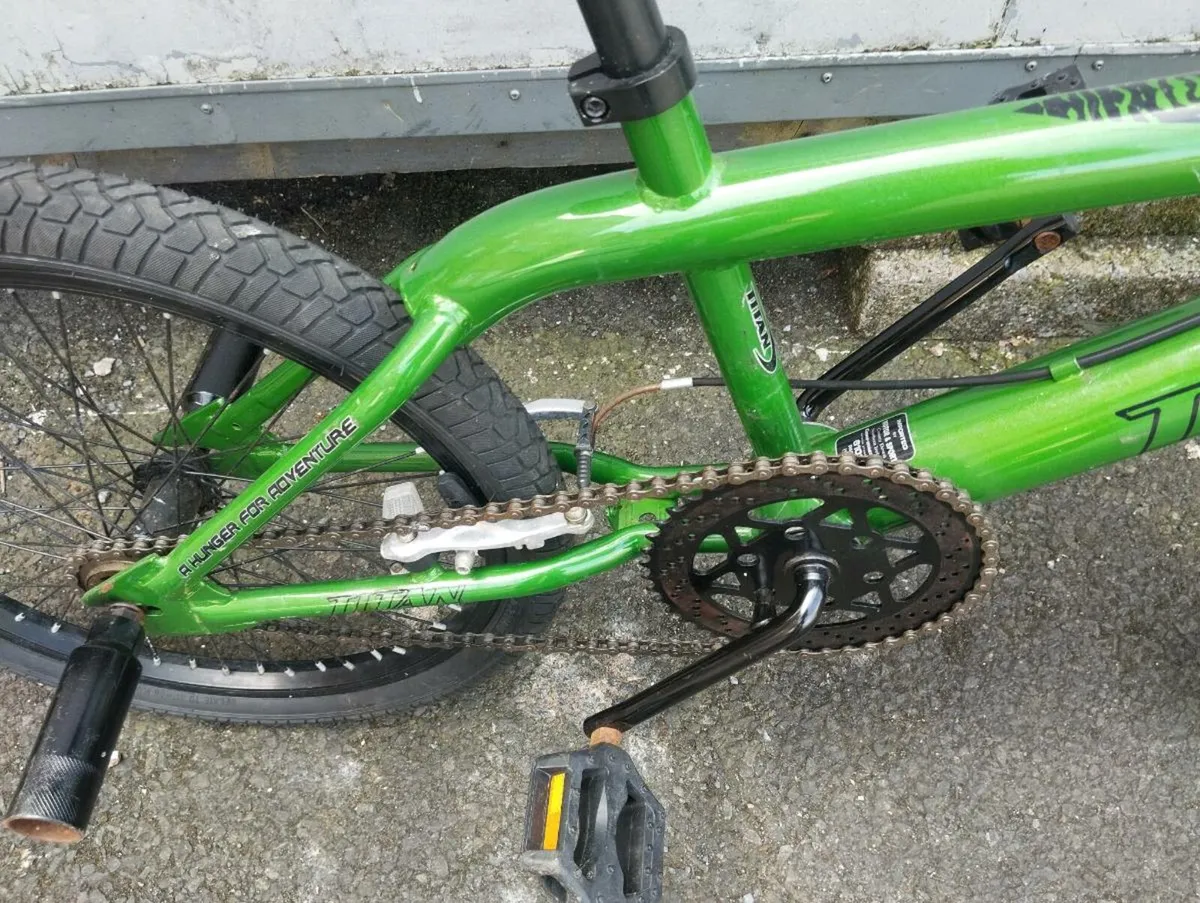 Boys 20inch BMX - Image 3