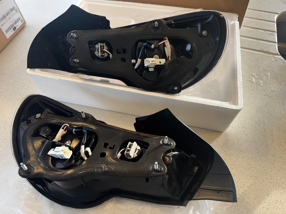 Toyota GT86  Genuine OEM Taillights & Rear Fog - Image 2