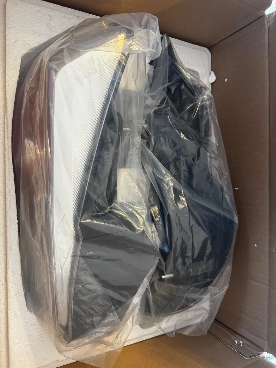 Toyota GT86  Genuine OEM Taillights & Rear Fog - Image 3