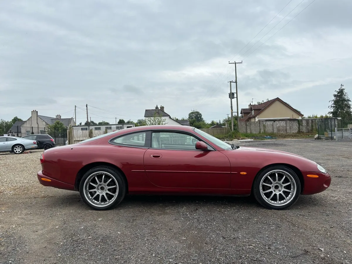 1998 Jaguar XK8 V8 - Image 2