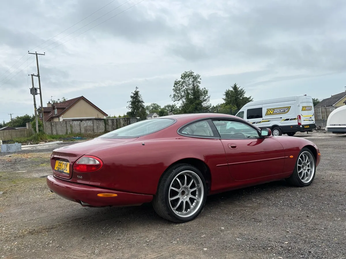 1998 Jaguar XK8 V8 - Image 3