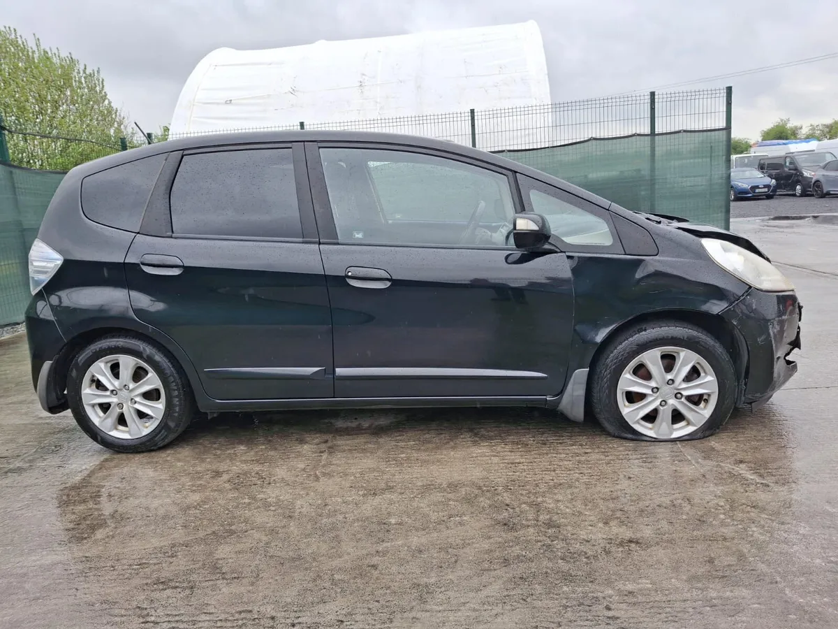 2012 Honda Jazz Hybrid Automatic - Image 3