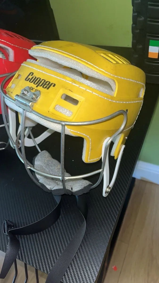 Hurling helmet - Image 2