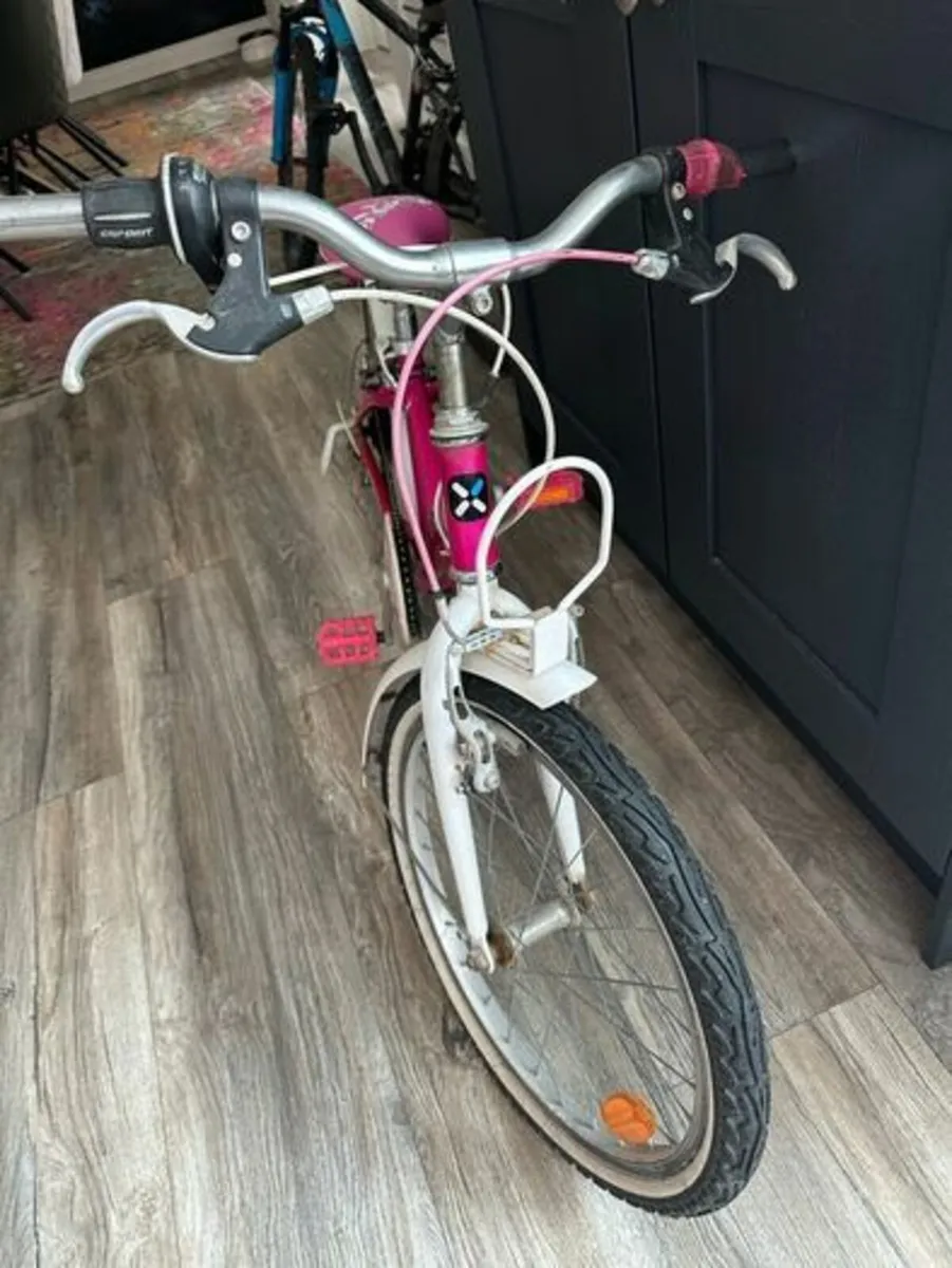 Btwin MistiGirl 500 kids bike 20" in Pink - Image 2