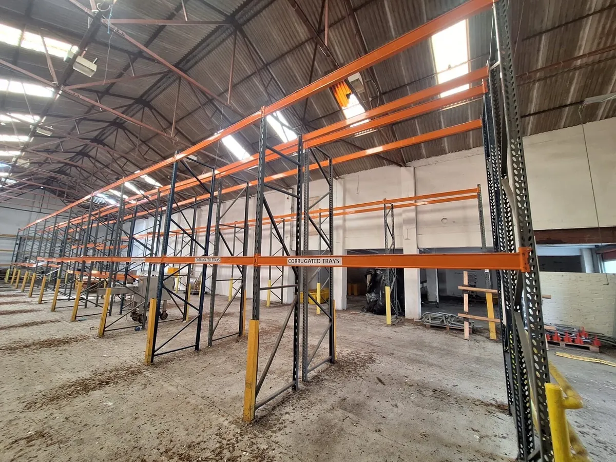 30 Pallet racking shelves - Image 1