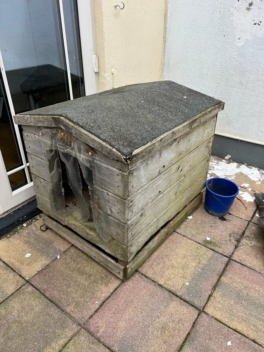 Dog house - Image 1