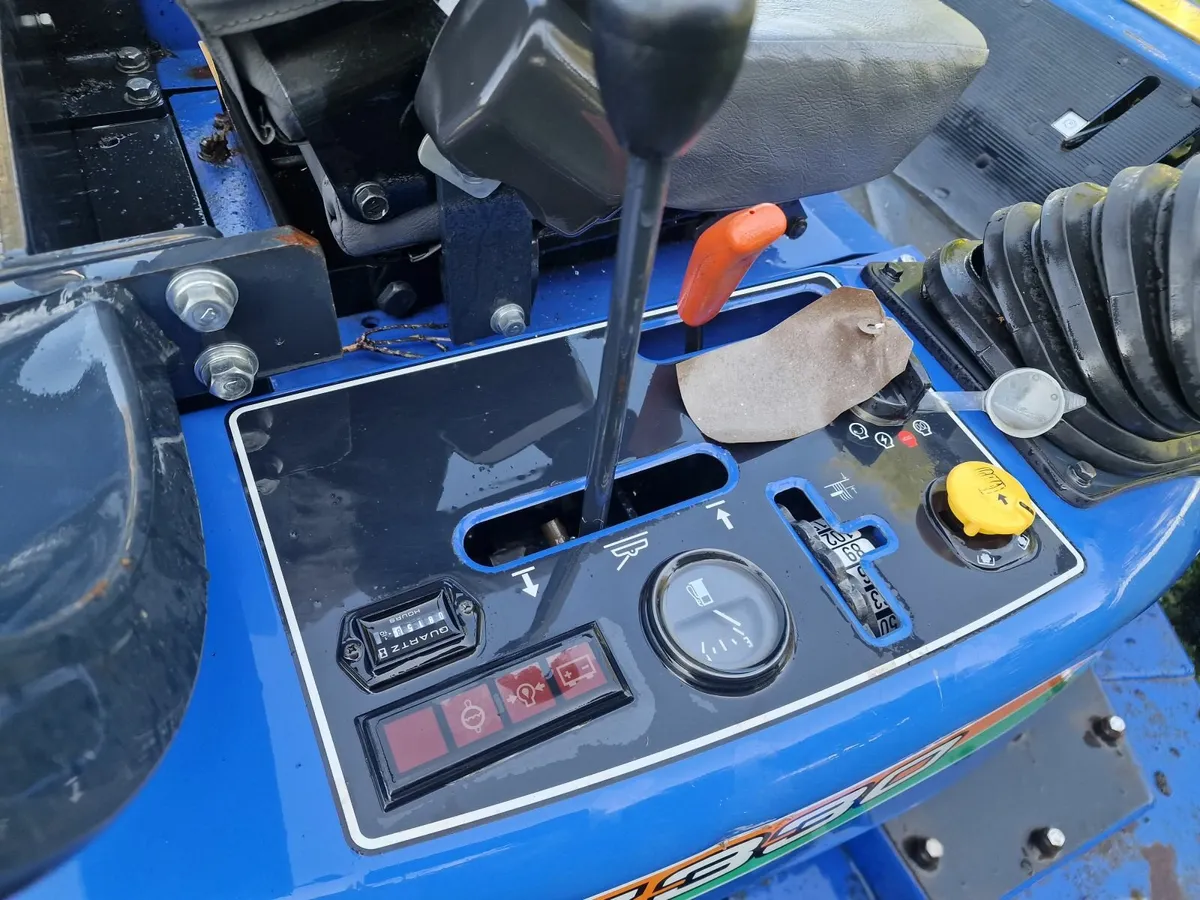 Iseki zero turn ride on mower lawnmower - Image 3