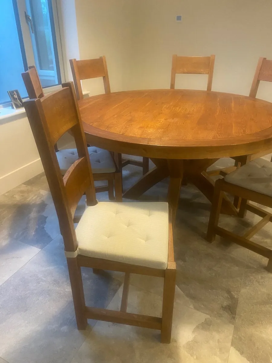 Table & Chairs - Image 3