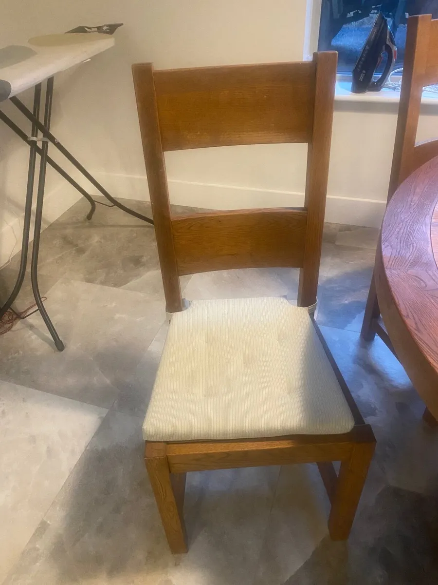 Table & Chairs - Image 4